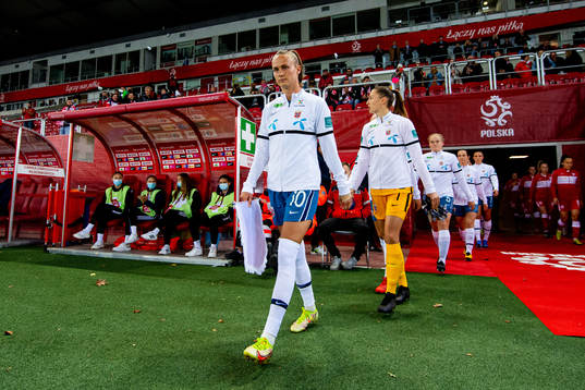 Caroline Graham Hansen of Norway enters the pitch