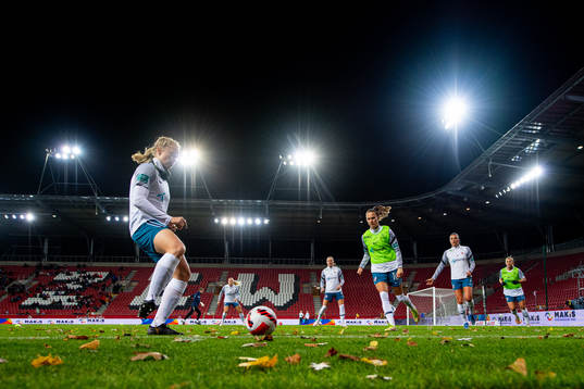Julie Blakstad and Caroline Graham Hansen of Norway