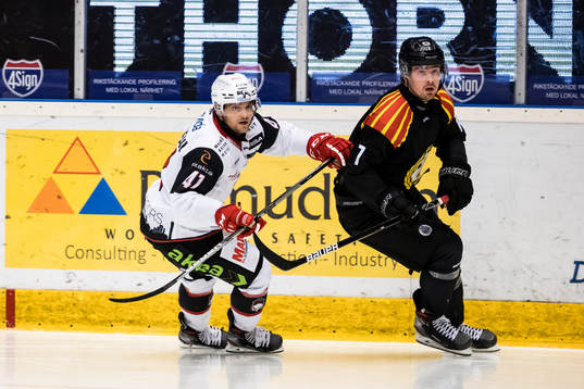 Malmö Redhawks Jaedon Descheneau och Brynäs Marcus Björk