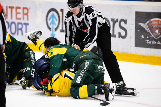 Björklövens Axel Ottosson och Södertäljes Emil Aronsson