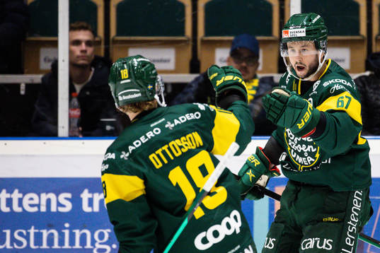 Björklövens Francis Perron jublar