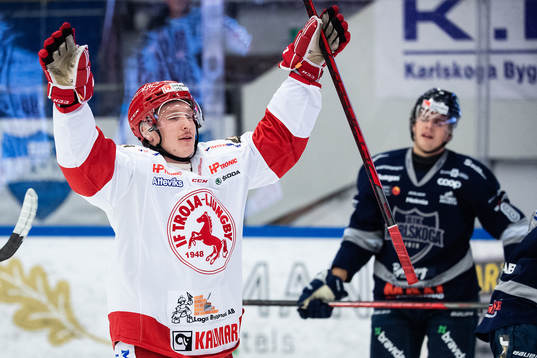 Troja-Ljungbys  Oscar Öhman jublar