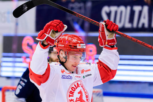 Troja-Ljungbys  Oscar Öhman jublar