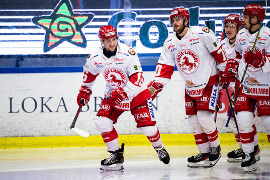 Troja-Ljungbys  Dennis Fröland jublar
