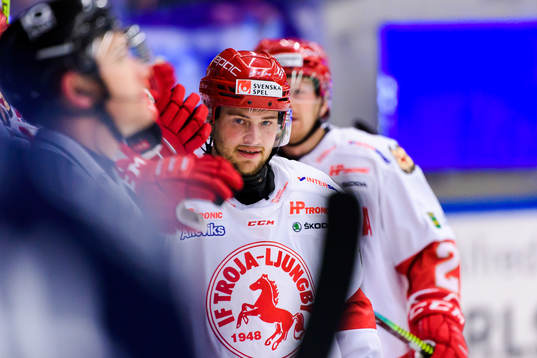 Troja-Ljungbys  Dennis Fröland jublar