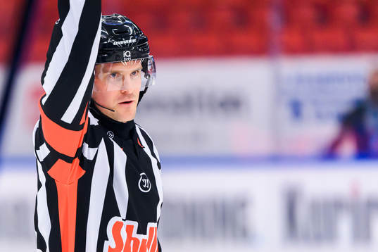under ishockeymatchen i Hockeyallsvenskan mellan Karlskoga
