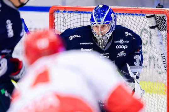 Karlskogas målvakt Marcus Hellgren