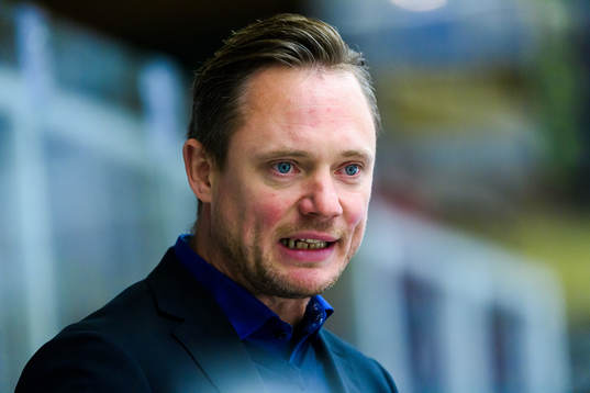 Karlskogas huvudtränare Karl Helmersson