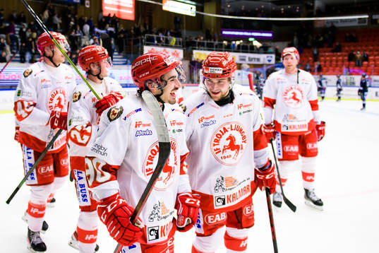 Troja-Ljungbys  Kevin Karlsson och Dennis Fröland jublar