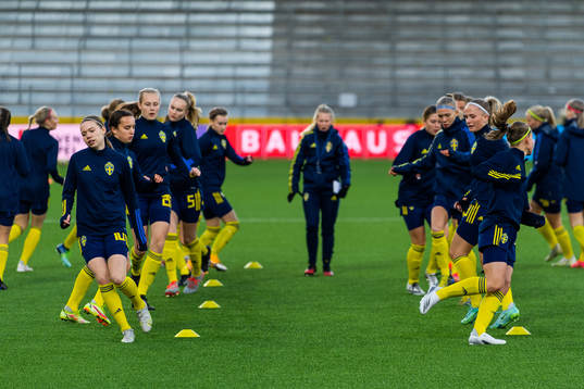 Sveriges Bea Sprung värmer upp