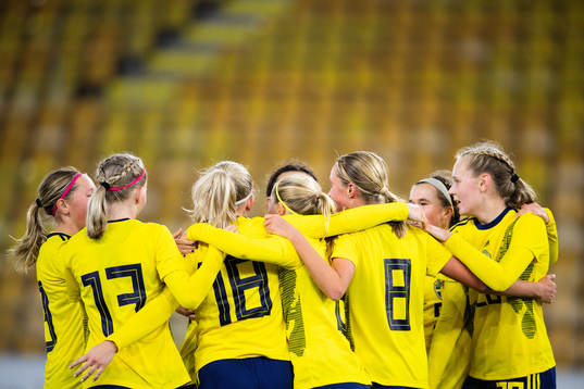 Sveriges Tuva Skoog jublar