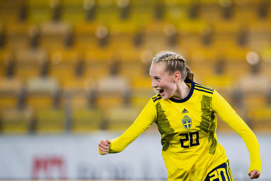 Sveriges Line Wessman jublar