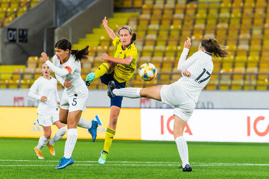 Sveriges Klara Svensson Senelius skjuter