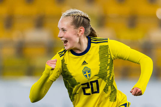 Sveriges Line Wessman jublar