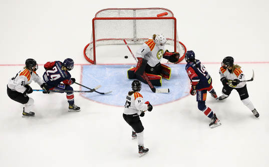 Mål 2-2 av Linköpings Justine Leanne Reyes förbi Brynäs