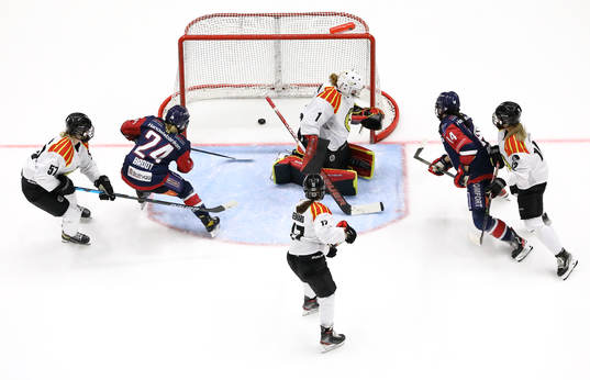 Mål 2-2 av Linköpings Justine Leanne Reyes förbi Brynäs
