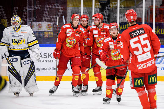 Almtunas Emil Berglund jublar