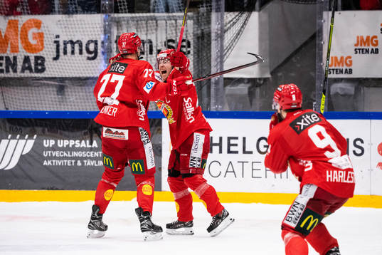 Almtunas Sebastian Benker och Emil Berglund jublar