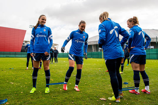 Vilde Hasund and Vilde Bøe Risa of the Norwegian women's