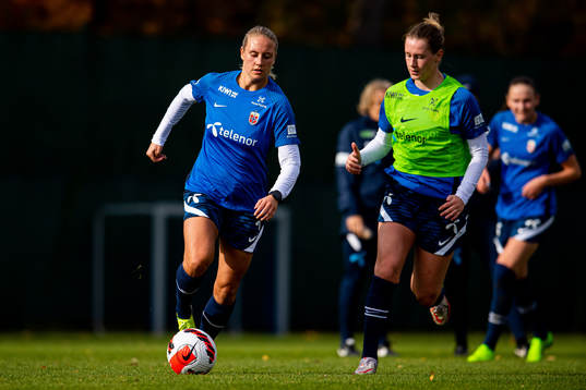 Lisa Fjeldstad Naalsund and Elisabeth Terland of the
