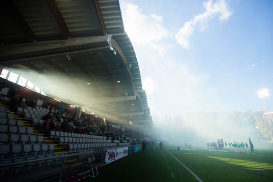 Jönköping och Örgryte står uppställda på planen