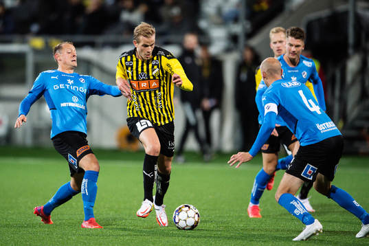 Halmstads Joel Allansson och Häckens Jasse Tuominen