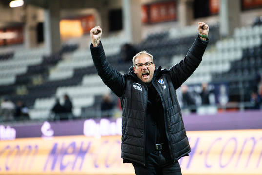 Halmstads manager Magnus Haglund jublar