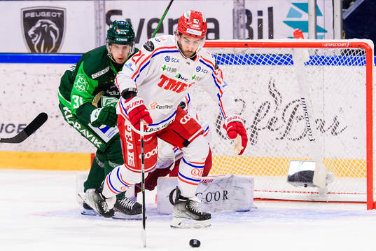 Färjestads Carl Jakobsson och Timrås Joey LaLeggia