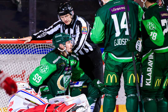 Färjestads Linus Johansson jublar