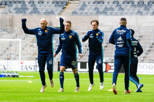 Djurgårdens Magnus Eriksson med lagkamrater