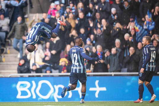 Djurgårdens Edward Chilufya jublar