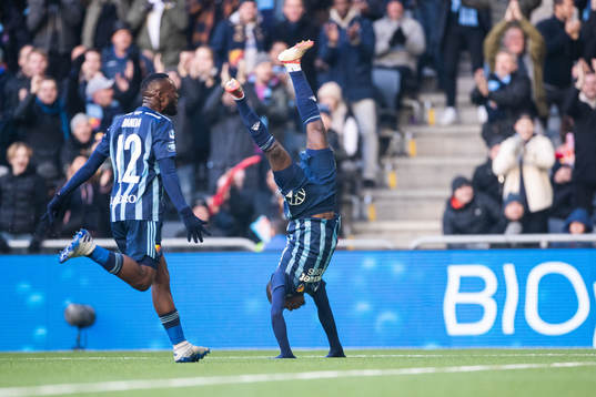 Djurgårdens Edward Chilufya jublar