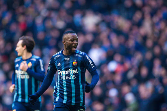 Djurgårdens Emmanuel Banda jublar