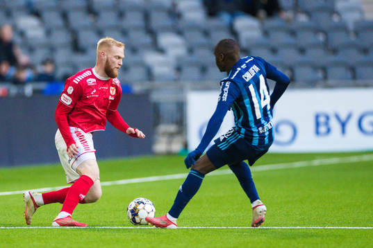 Kalmars Nils Fröling och Djurgårdens Edward Chilufya