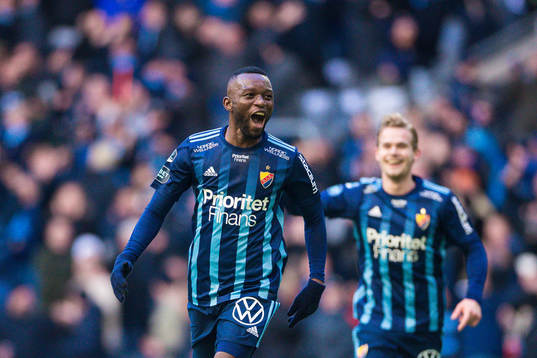 Djurgårdens Emmanuel Banda jublar
