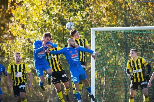 IFK Hässleholms Isak Orajärvi nickar undan framför