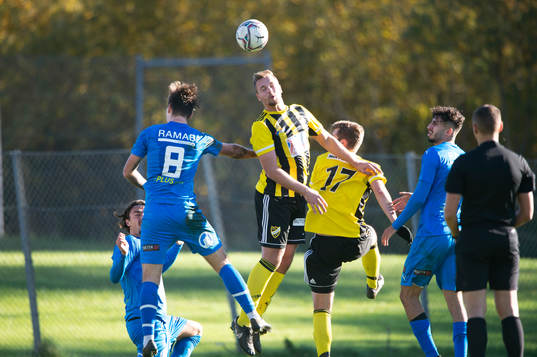 IFK Hässleholms Hampus Rydh i matchen i division 2 mellan