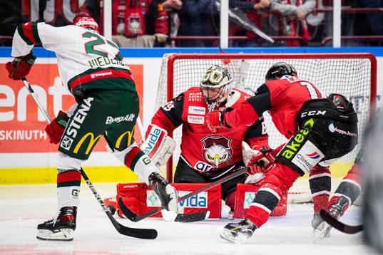 Frölundas Teodor Niederbach oroar mot Malmö Redhawks