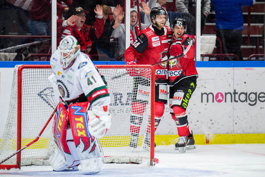 Malmö Redhawks Carl Söderberg jublar med Carl-Johan Lerby