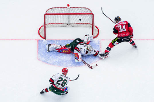 Malmö Redhawks Carl Söderberg gör det matchavgörande
