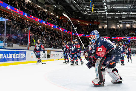Linköpings målvakt Marcus Högberg jublar