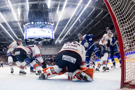 Leksands Max Veronneau och Växjös Pontus Holmberg och