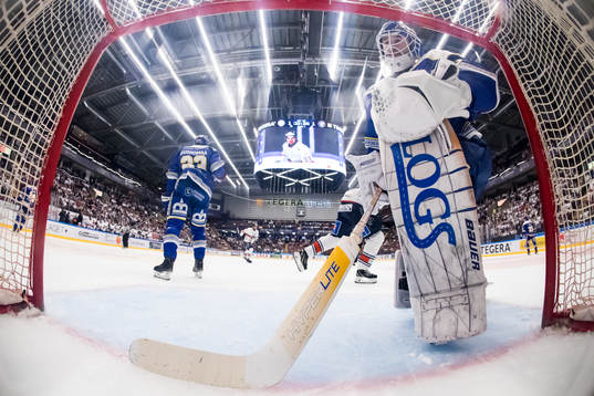 Leksands målvakt Kasimir Kaskisuo deppar