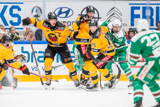 Luleås Oscar Engsund, Radek Muzik och Carl Mattsson