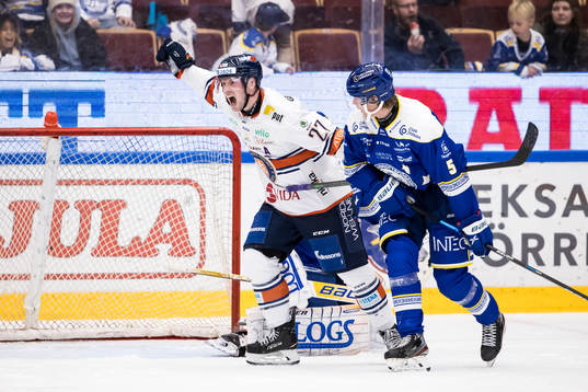Växjös Martin Lundberg jublar