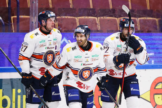 Växjös Andrew Calof jublar