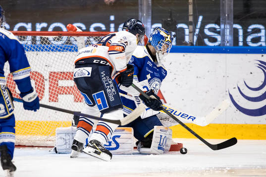 Leksands målvakt Kasimir Kaskisuo och Växjös Victor