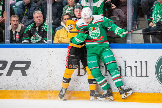 Luleås Olli Nikupeteri och Rögles Samuel Johannesson
