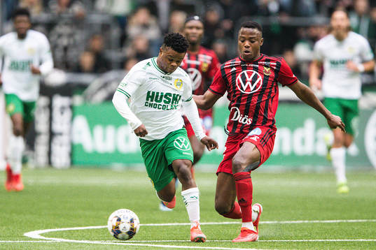 Hammarbys Akinkunmi Amoo och Östersunds Patrick Kpozo