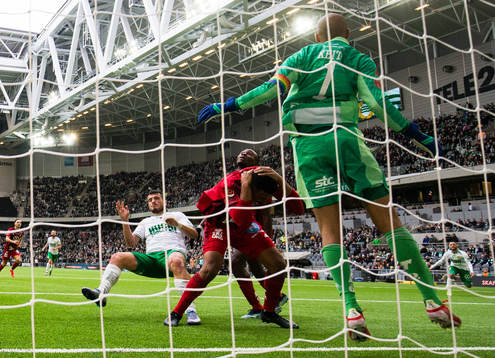 Hammarbys Astrit Selmani och Östersunds Noah Sonko
